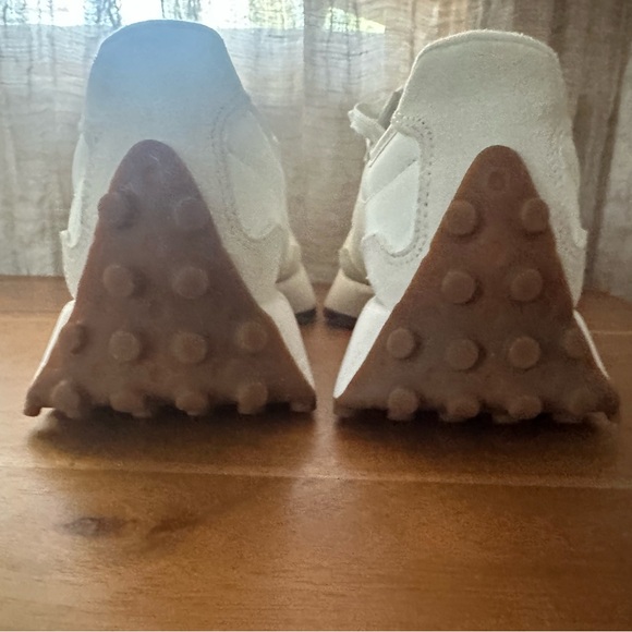 New Balance Women's Shoes - White and Tan - NWOB - Picture 8 of 9